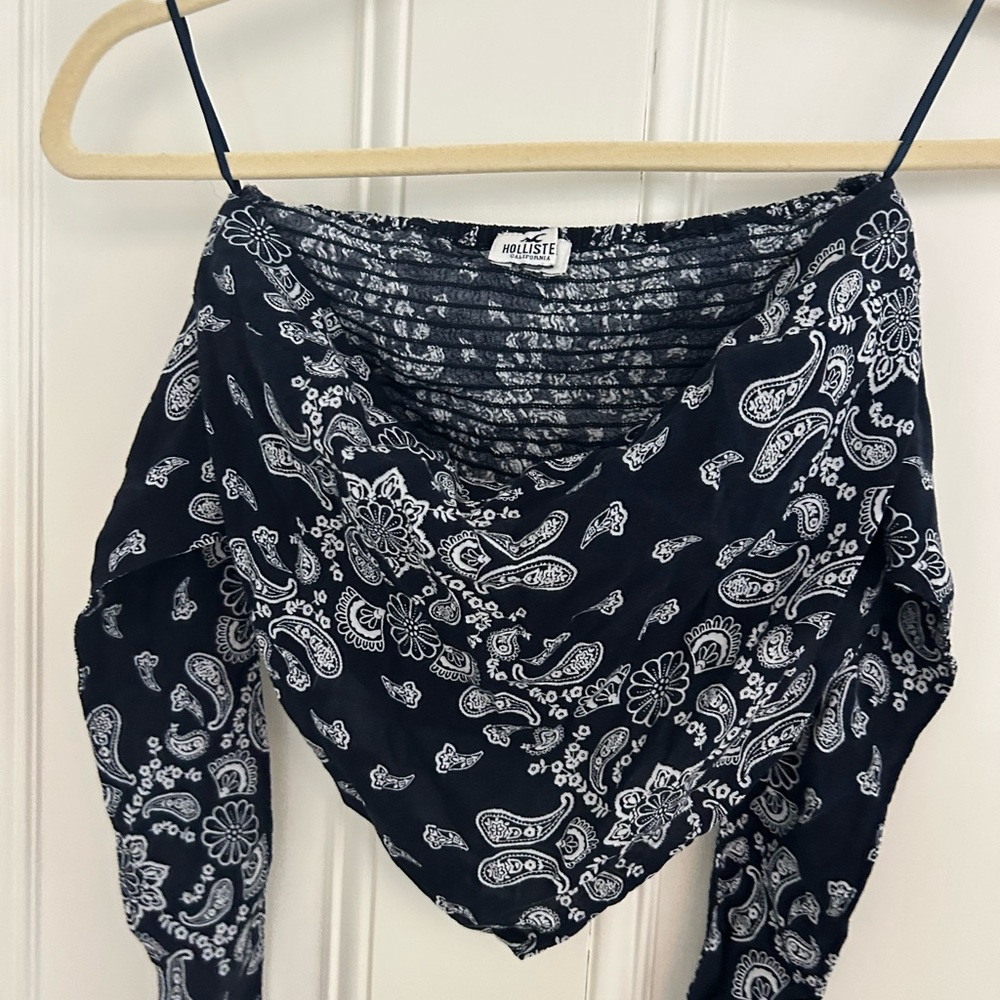 Adorable bandana top. Hollister size small